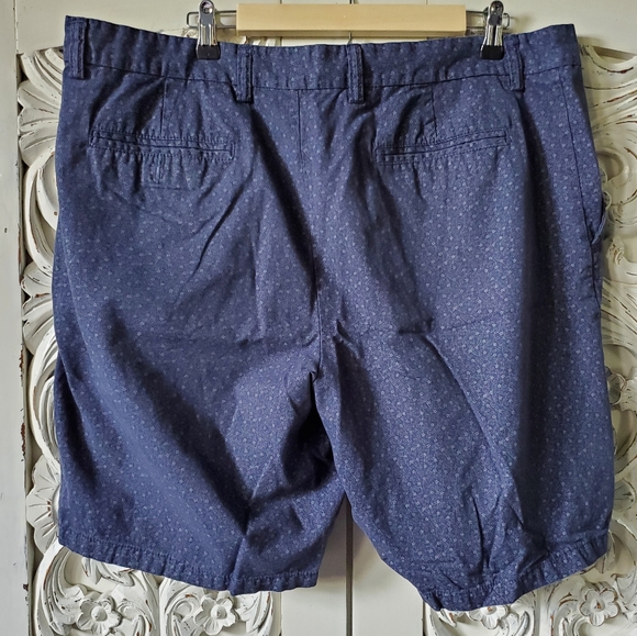 Blue floral slim fit flat front shorts - Picture 8 of 12